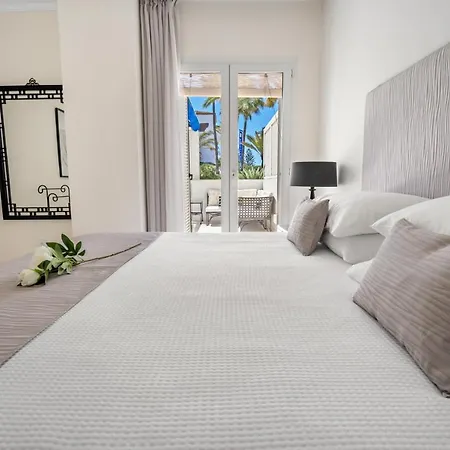 De 2 En Gaviotas - Puerto Banus *