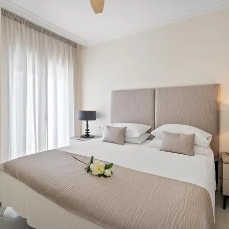 De 2 En Gaviotas - Puerto Banus *