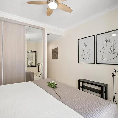 De 2 En Gaviotas - Puerto Banus