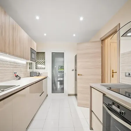 De 2 En Gaviotas - Puerto Banus 马尔韦利亚