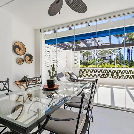 De 2 En Gaviotas - Puerto Banus * 马尔韦利亚