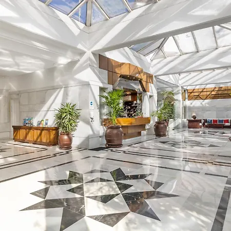 De 2 En Gaviotas - Puerto Banus 마르베야