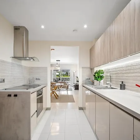 De 2 En Gaviotas - Puerto Banus *