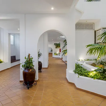 De 2 En Gaviotas - Puerto Banus *