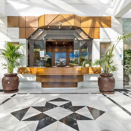 De 2 En Gaviotas - Puerto Banus * マルベーリャ